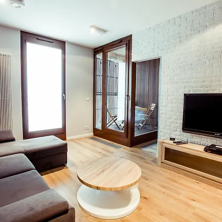 Go - شقة فندقية وارسو