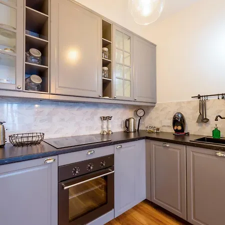 Go - شقة فندقية 4*