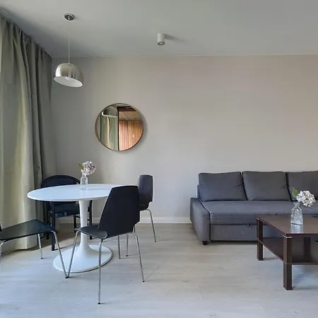 Go 4* Varšava