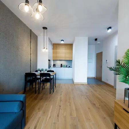 Apart Otel Go Varşova