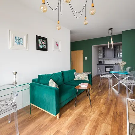 Apart Otel Go Varşova