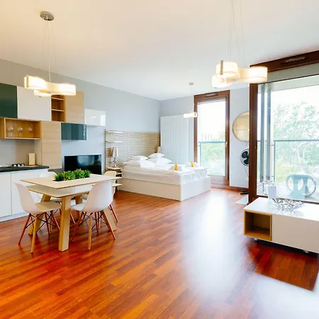 Go - アパートホテル ワルシャワ